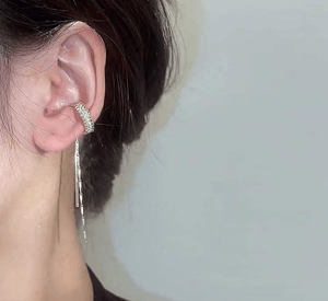 Clip de oreja larga con borla sin piercings