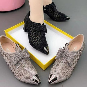 Zapatos elegantes con tacones